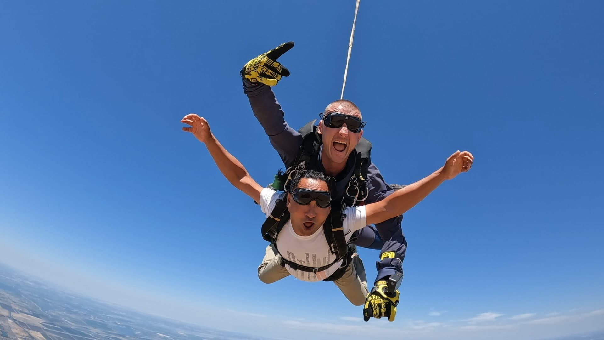 Tandem skydiving photo and video options for Oakland visitors