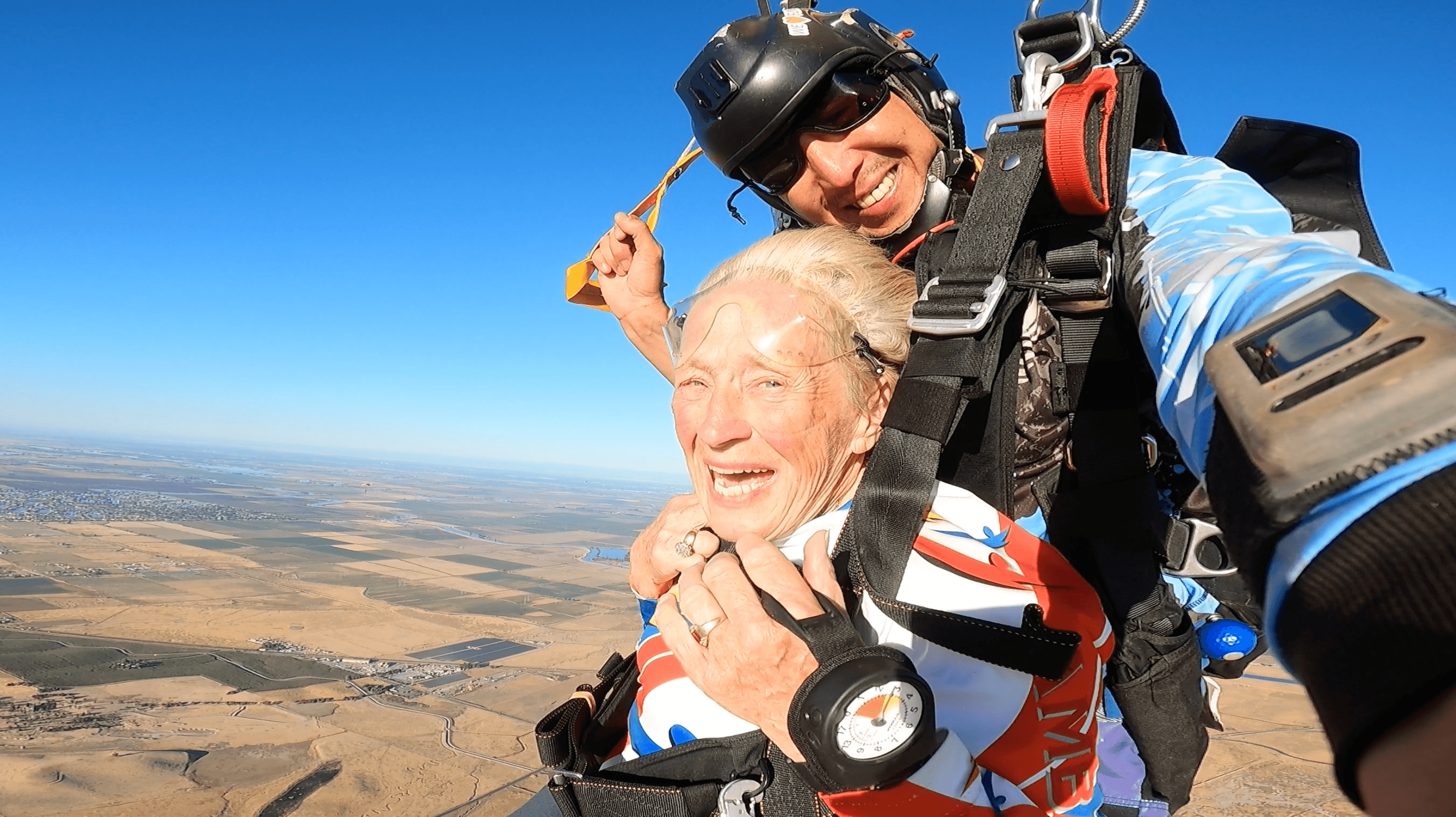 Tandem skydiving near Oakland California with Bay Area Skydiving